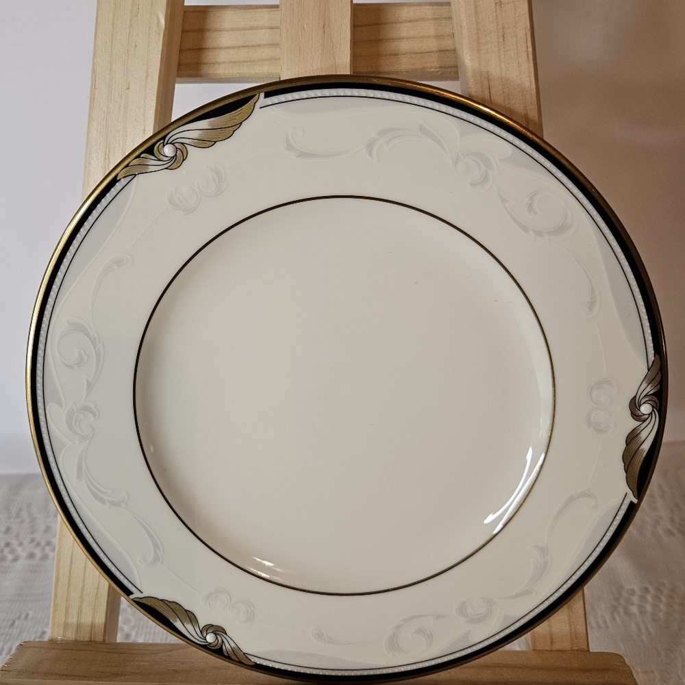 Nortitake Formal Bone China Ivory and Gold Trim Bread & Butter Plate Sunswept...